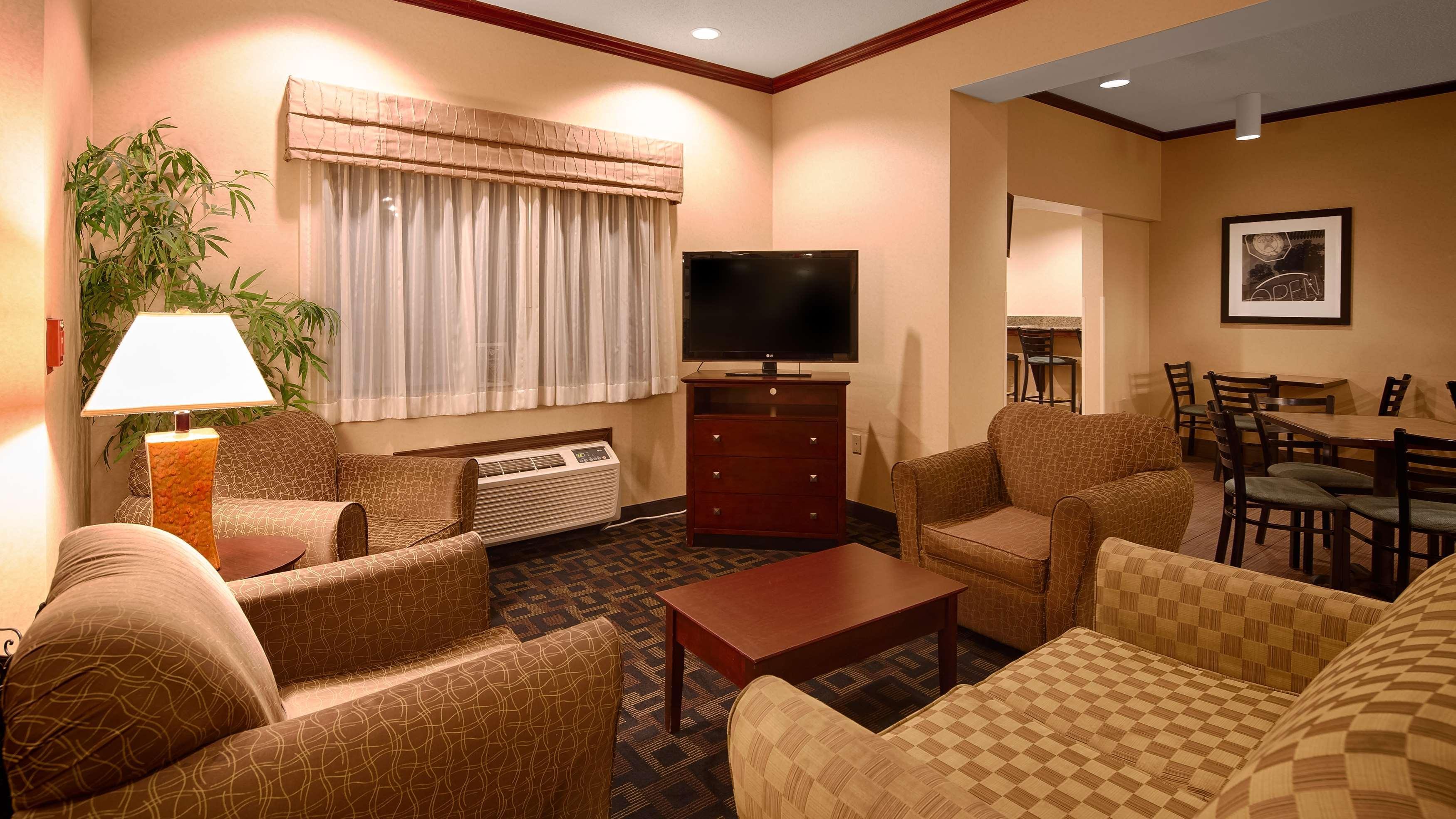 Best Western Plus Executive Inn St. Marys Esterno foto